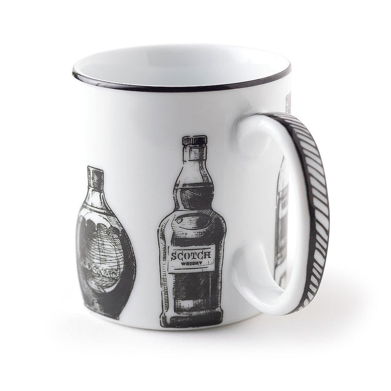 Caneca de porcelana garrafas bebidas